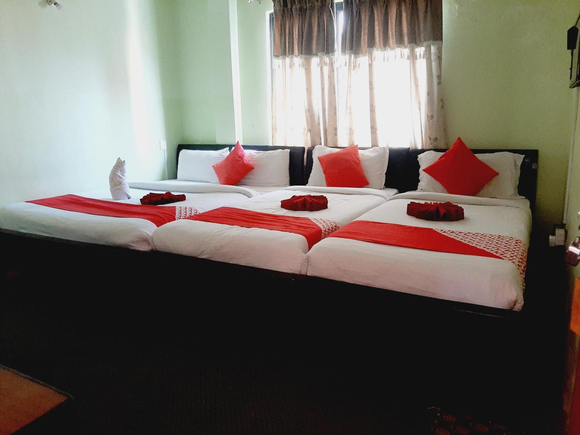 Hotel Lake N Yeti Pokhara Habitación foto
